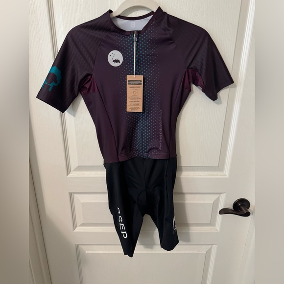 WYN Republic Hi-Velocity Sleeved Tri Suit - Picture 1 of 6